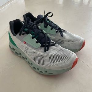 On Cloud Cloudstratus Mens Sneakers Size 7.5 Undyed-White Creek